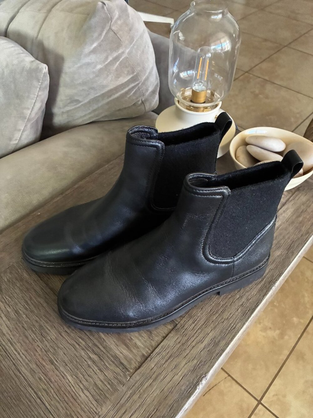 Vince Rue Black Leather Lug Sole Chelsea Ankle Boots Size 9